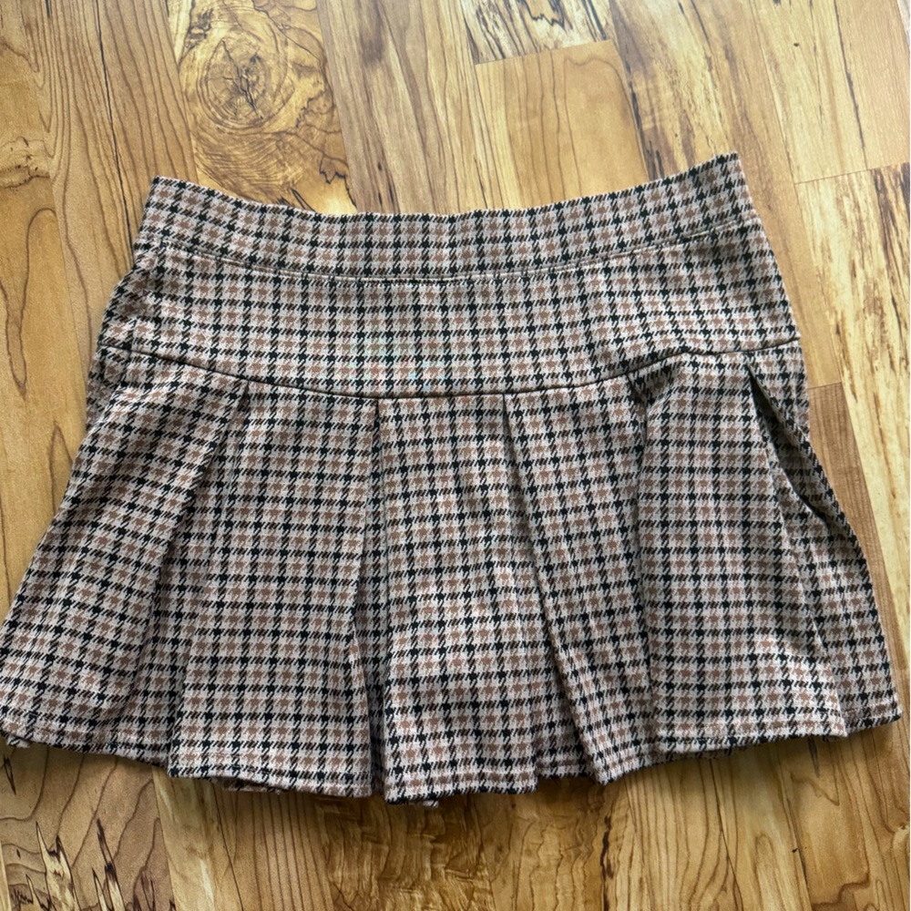 AE plaid skort w/ shorts